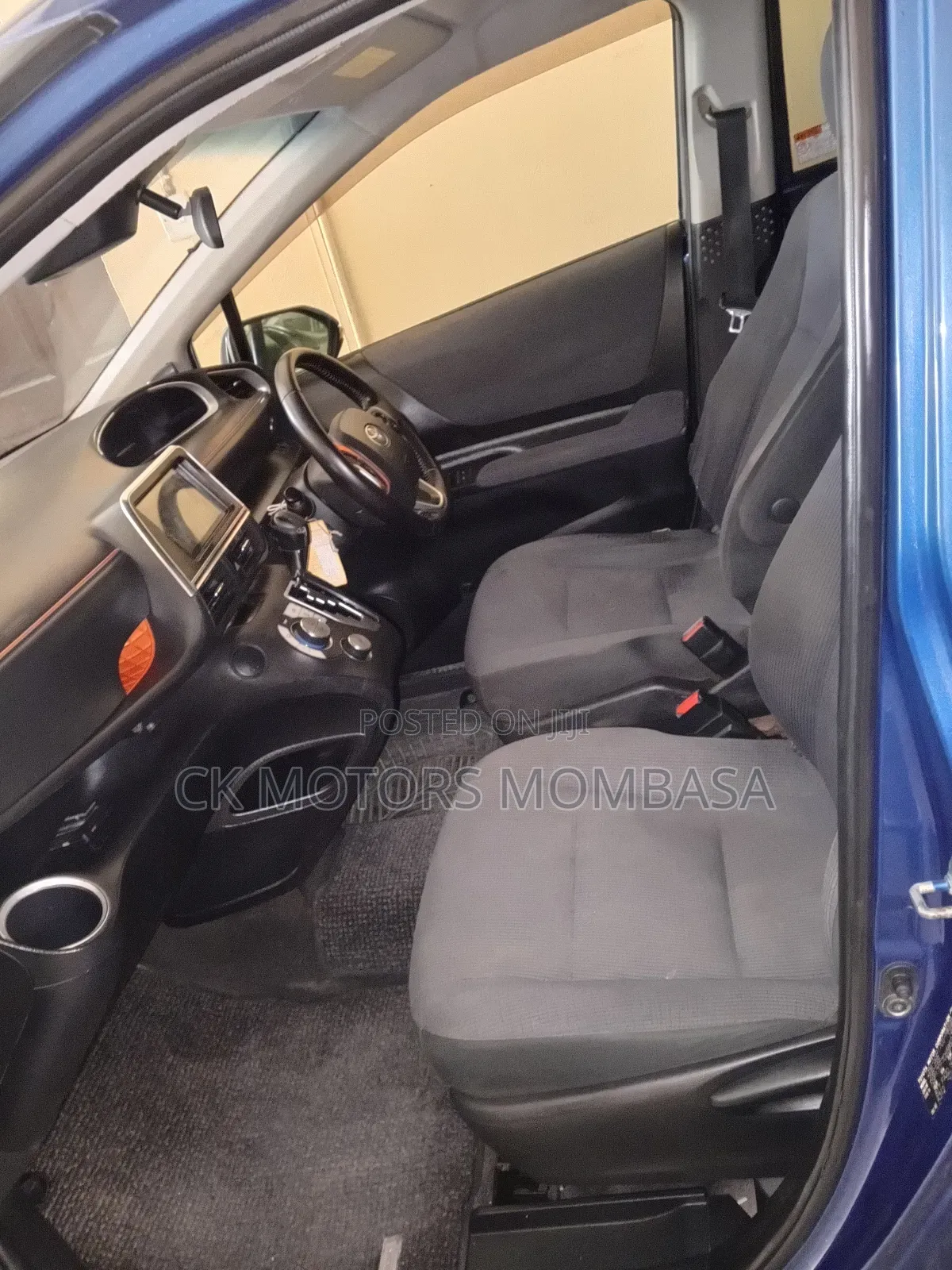 Toyota Sienta 2016 Blue