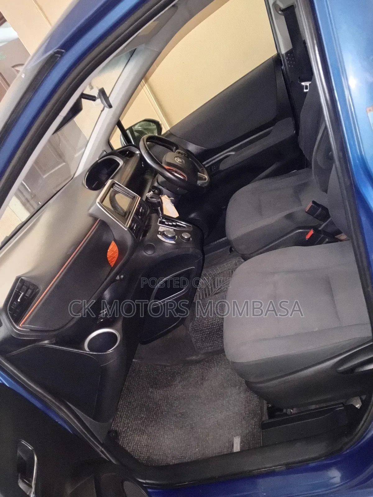 Toyota Sienta 2016 Blue