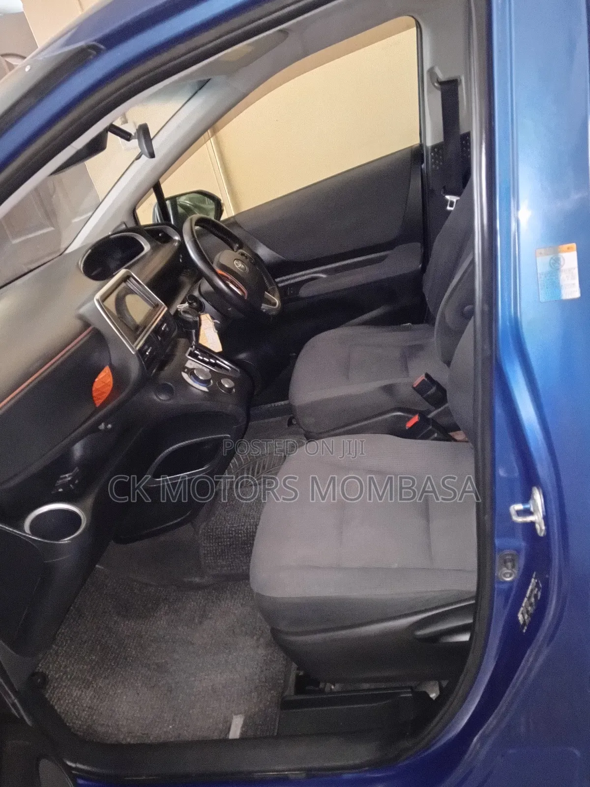 Toyota Sienta 2016 Blue