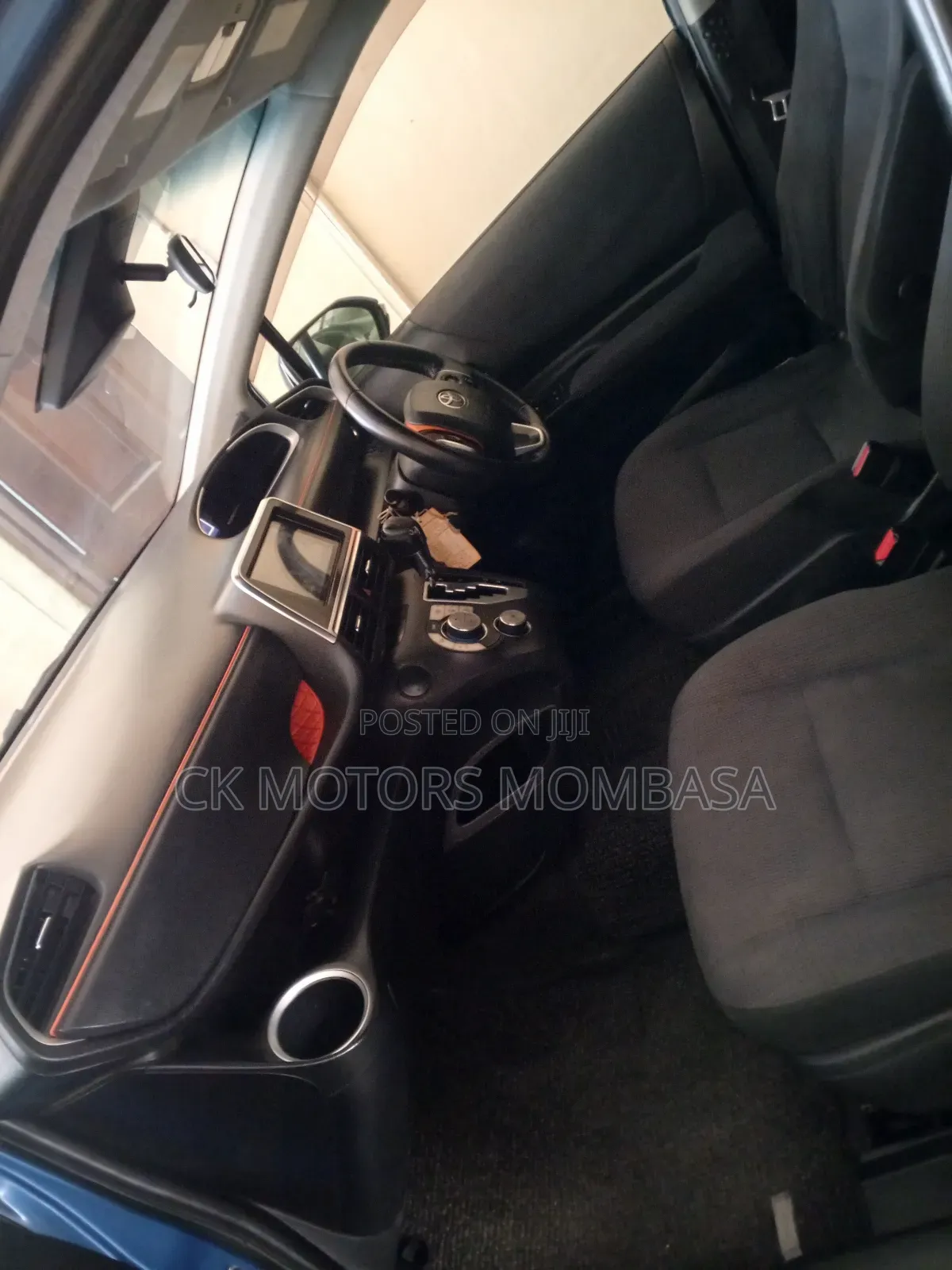 Toyota Sienta 2016 Blue