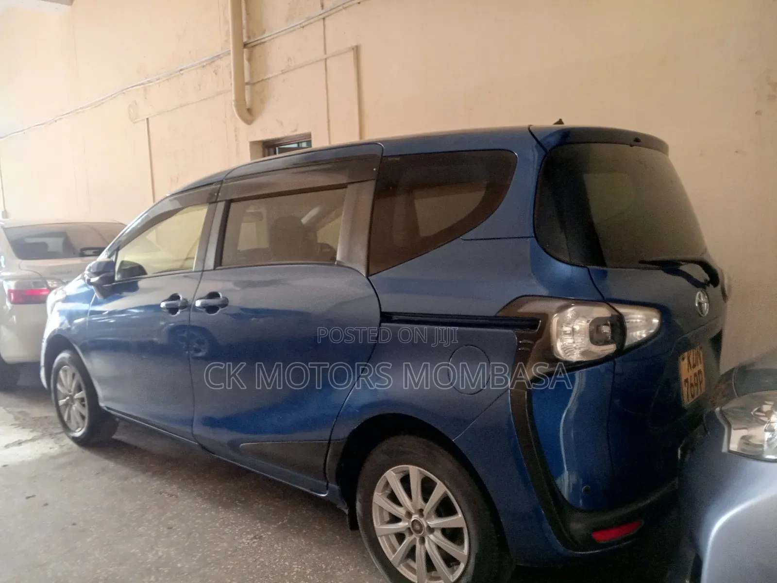 Toyota Sienta 2016 Blue