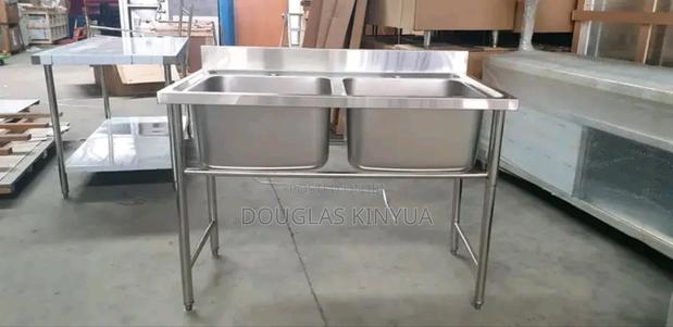Stainless Steel Double Bowl Sink: Double Sink.