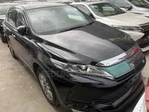 Toyota Harrier 2.0 2018 Black