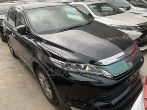 Toyota Harrier 2.0 2018 Black