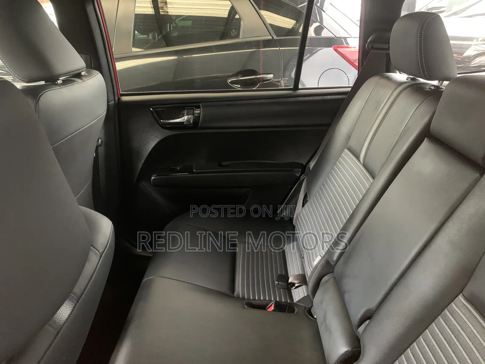 Toyota Corolla Fielder 1.5 Hybrid FWD 2018 Burgundy