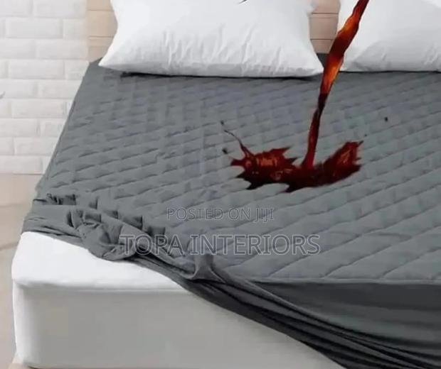 Noiseless Quilted Waterproof Mattress Covers for Bed Wetting Kids