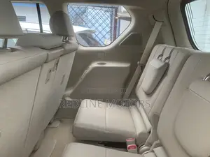 Toyota Land Cruiser Prado 2.8 2023 Ivory