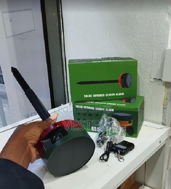 Long Range Garden and Wall Solar Alarm Motion Detector Alarm - main view