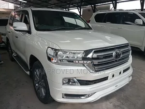 Toyota Land Cruiser 2018 White