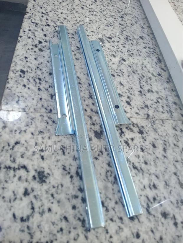 Rear Door Glass Holder(Steel) Toyota Hilux - main view