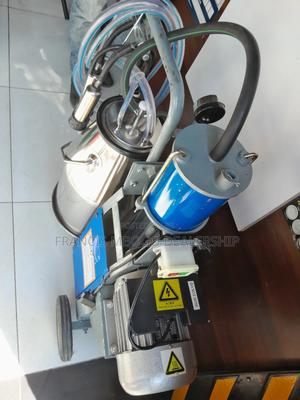 Single Bucket. Milking Machine - thumbnail 2