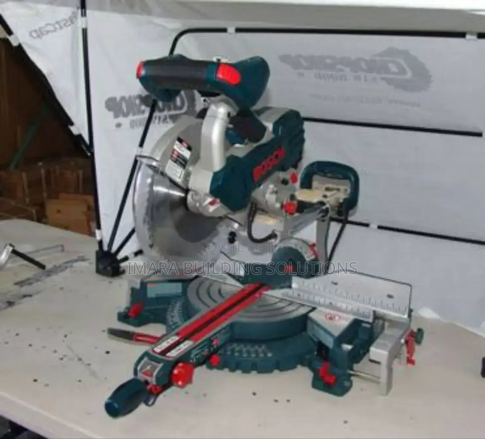 Bosch GCM 12 GDL Saw – An Advanced Mitre Saw