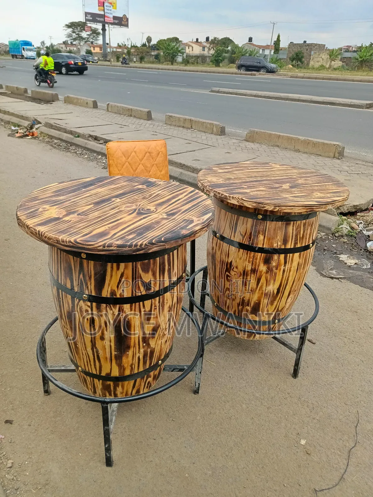 Barrel High Bar Round Tables 