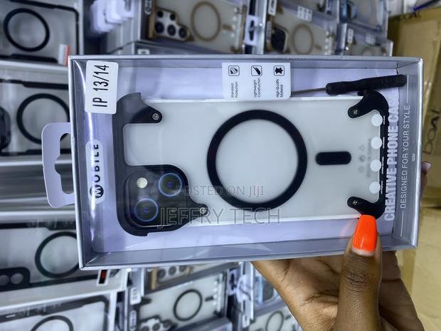 Minialim iPhone 13/14 Frameless Magsafe Case With Invisible Stand - main view