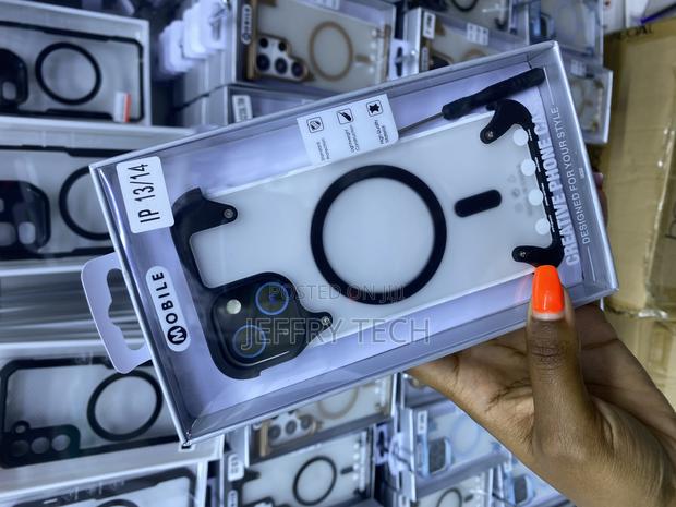 Minialim iPhone 13/14 Frameless Magsafe Case With Invisible Stand - thumbnail 3