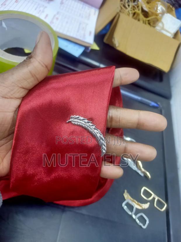 Gold Silver Curved Leaf Tie Clips - main view