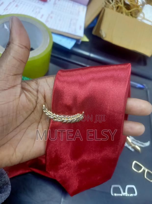 Gold Silver Curved Leaf Tie Clips - thumbnail 2
