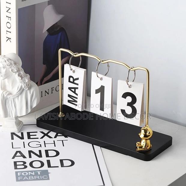 Diy Flip Calendar With Bear Sculpture Office Decor Perfect Gift