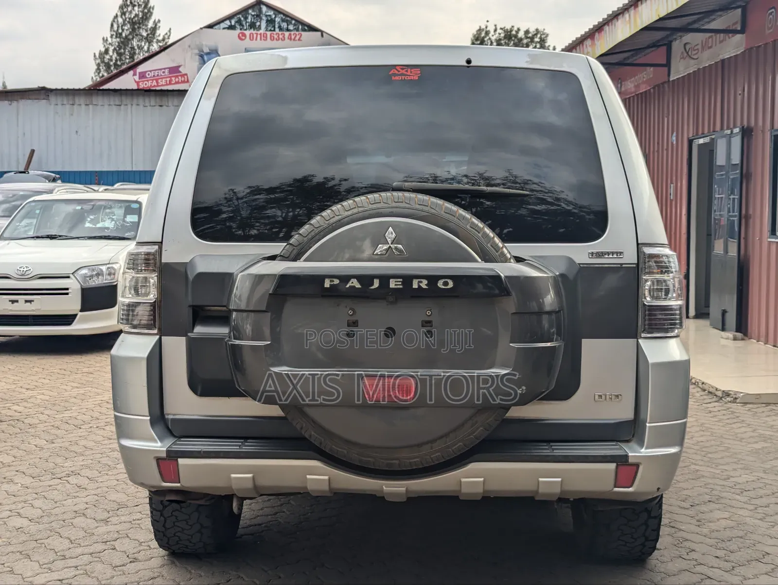Mitsubishi Pajero V80 3.2 DI-D 2014 Silver