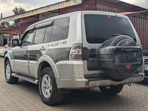 Mitsubishi Pajero V80 3.2 DI-D 2014 Silver