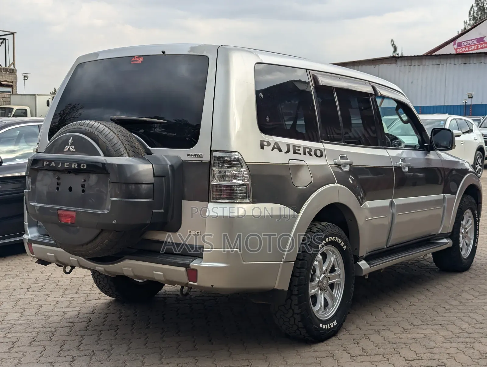 Mitsubishi Pajero V80 3.2 DI-D 2014 Silver