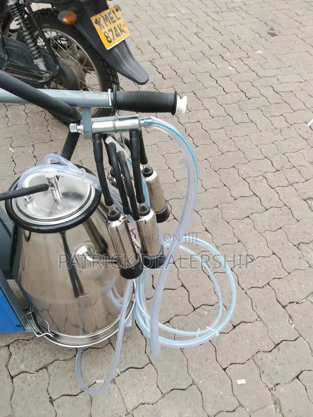 Mobile Milking Machine - main view