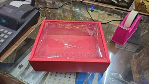 Quality Gift Box With Clear Top