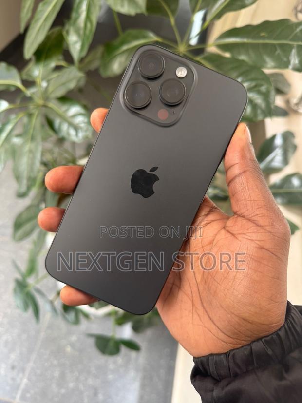 Apple iPhone 15 Pro Max 256 GB Black - thumbnail 3