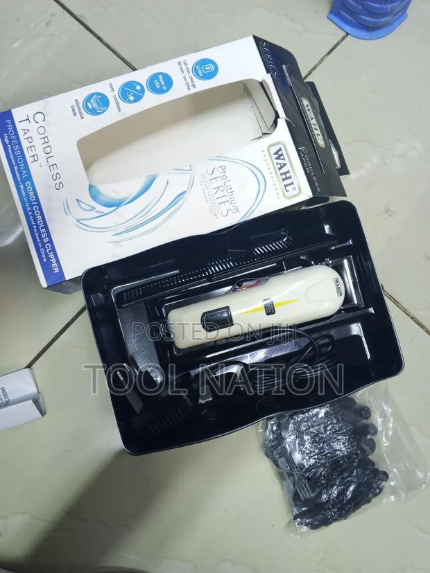 Cordless Shaving Machine/Wahl Shaver - main view