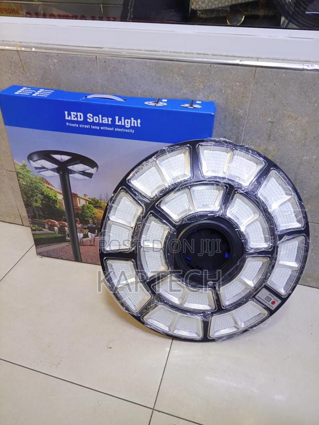 All-in-One Led Solar Street Light With Pole Mount - main view