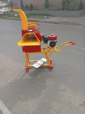 Engine-Driven Chaff Cutter