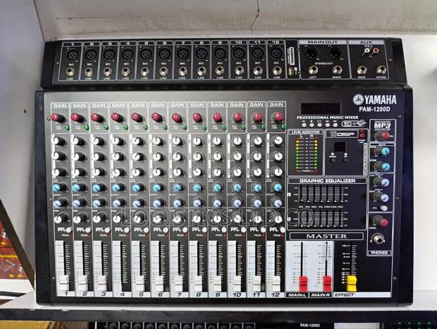 Yamaha Pam-1200d 12channel Professional Powered Mixer