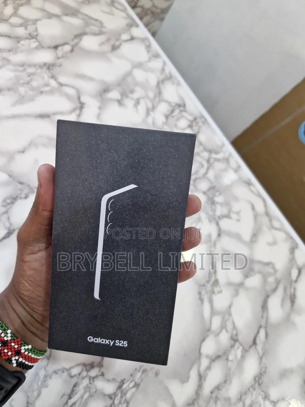 New Samsung Galaxy S25 256 GB Blue - thumbnail 3