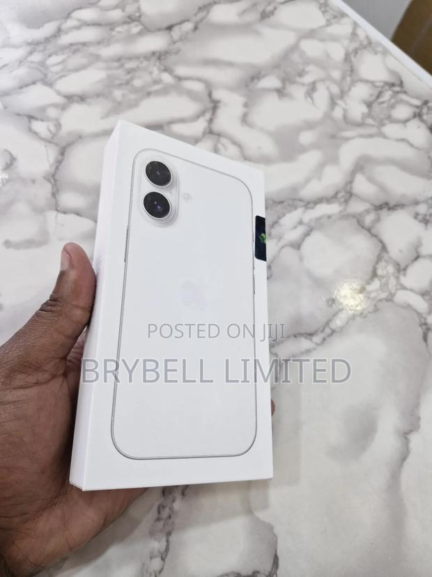 New Apple iPhone 16 128 GB White - main view