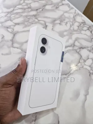 New Apple iPhone 16 128 GB White