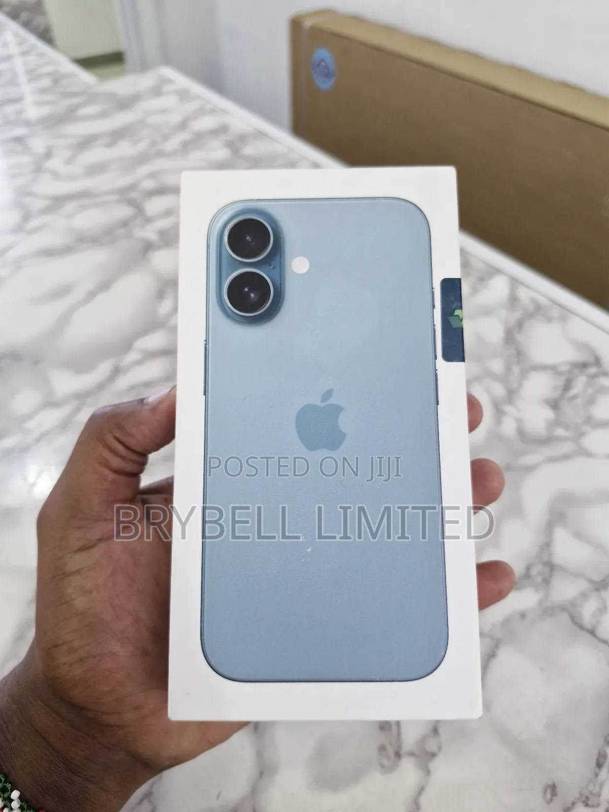 New Apple iPhone 16 128 GB Blue