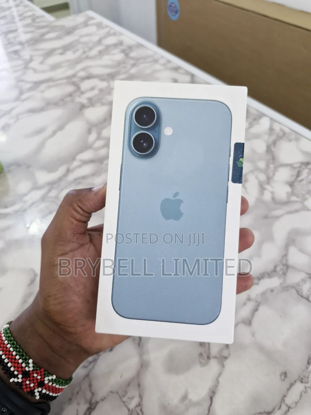New Apple iPhone 16 128 GB Blue