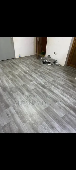 Quality Vinyl Floor For Homes And Commercial Use