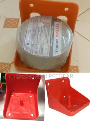 Horse Mounting Mineral Salt Block Holder for Cattle, Goat, Sheep