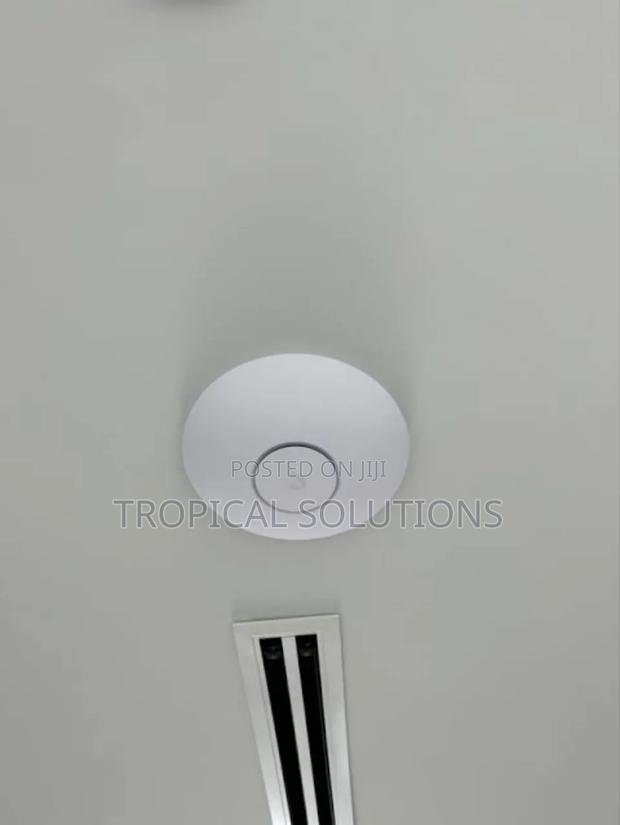 Ubiquiti U7 Lite Ceiling Mounted Wifi 7 U7 Lite - main view
