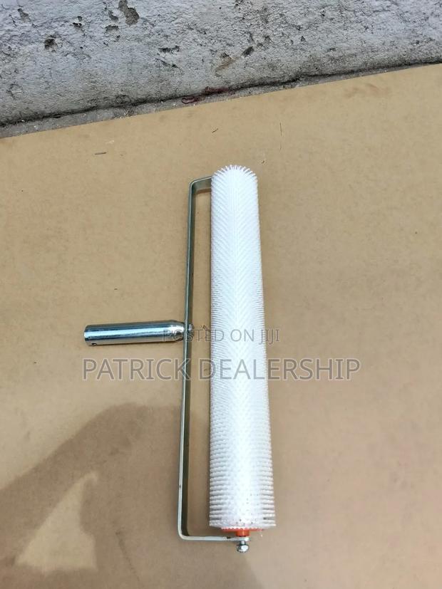 9"Inch Spike Roller - thumbnail 3