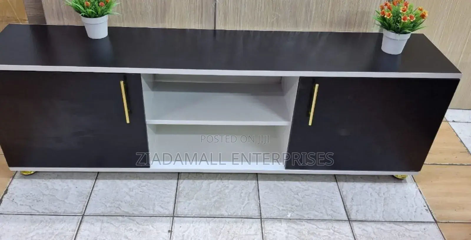 Modern Style Meets Function – The Rio 5ft Tv Stand