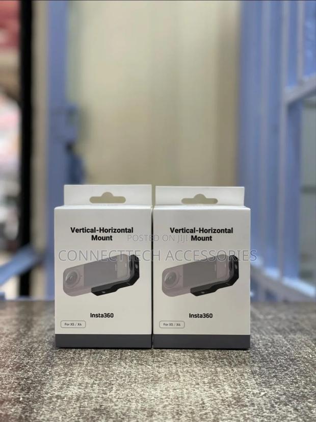 Insta360 Vertical-horizontal Mount - main view