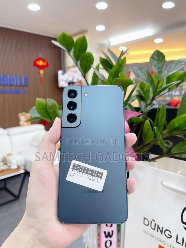 Samsung Galaxy S22 5G 256 GB Gray - thumbnail 3