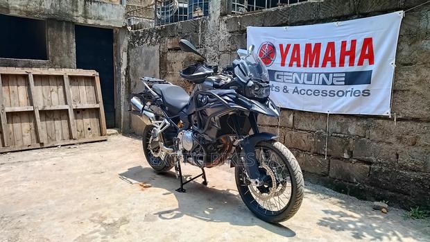 BMW 2022 Black - thumbnail 3