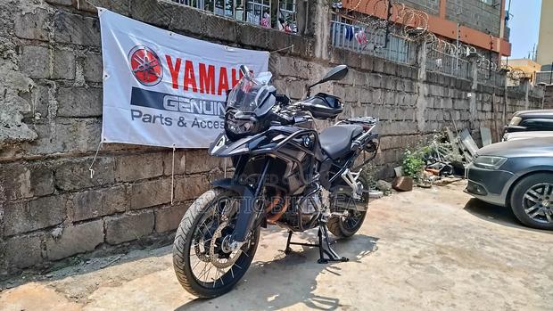 BMW 2022 Black - thumbnail 5