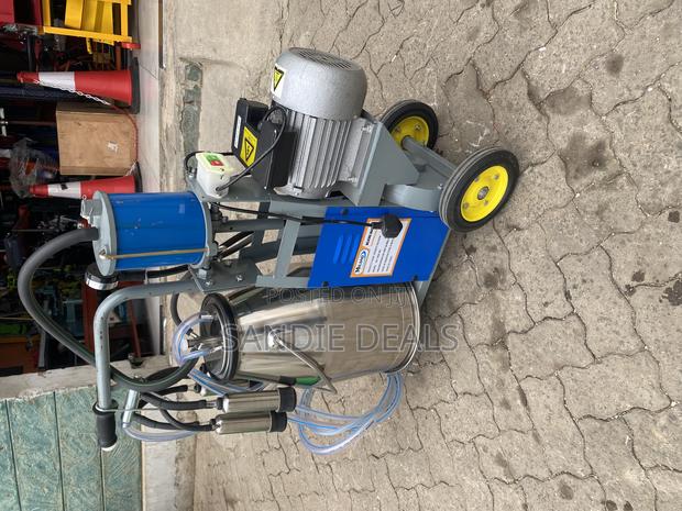 Dairy Machine/Milking Machine - main view