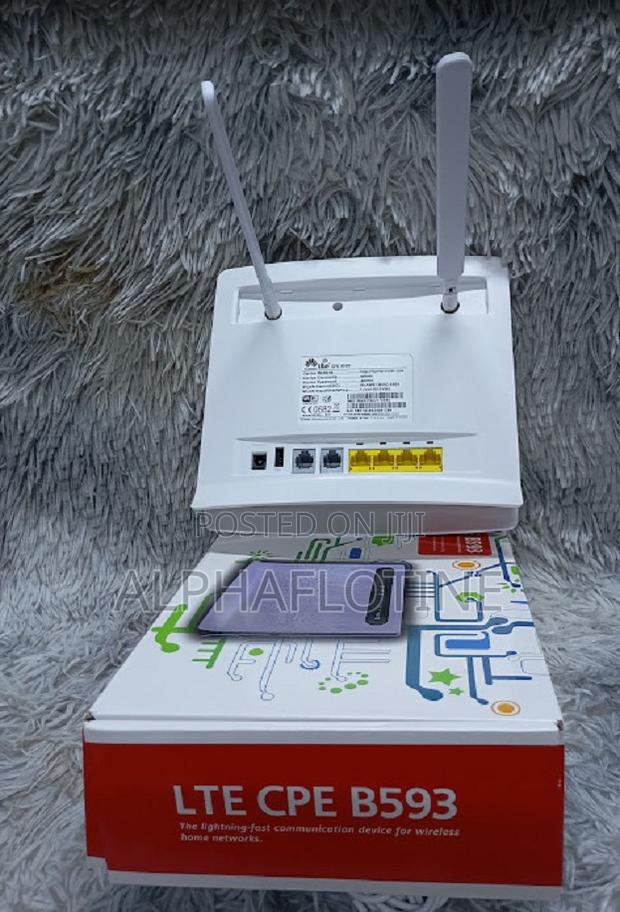 Wireless Huawei Wi-Fi Router That Supports Up to 32 Users
