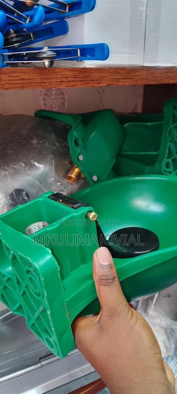 Quality and Imported Plastic Automatic Cow Drinkers