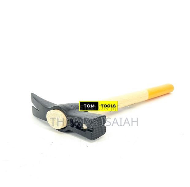 25oz 700g Magnetic Nail Starter Claw Hammer - main view